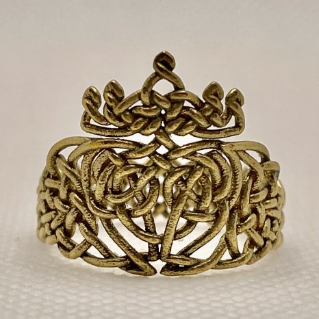 The Claddagh Ring Knot