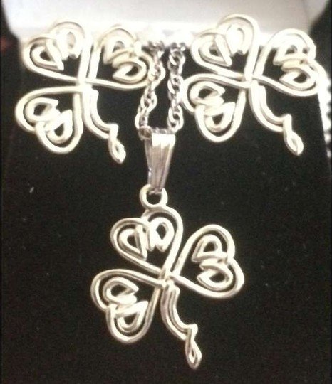 Celtic Shamrock Knot Pendant and Earrings Set