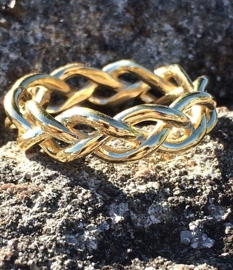Trinity Ring Knot